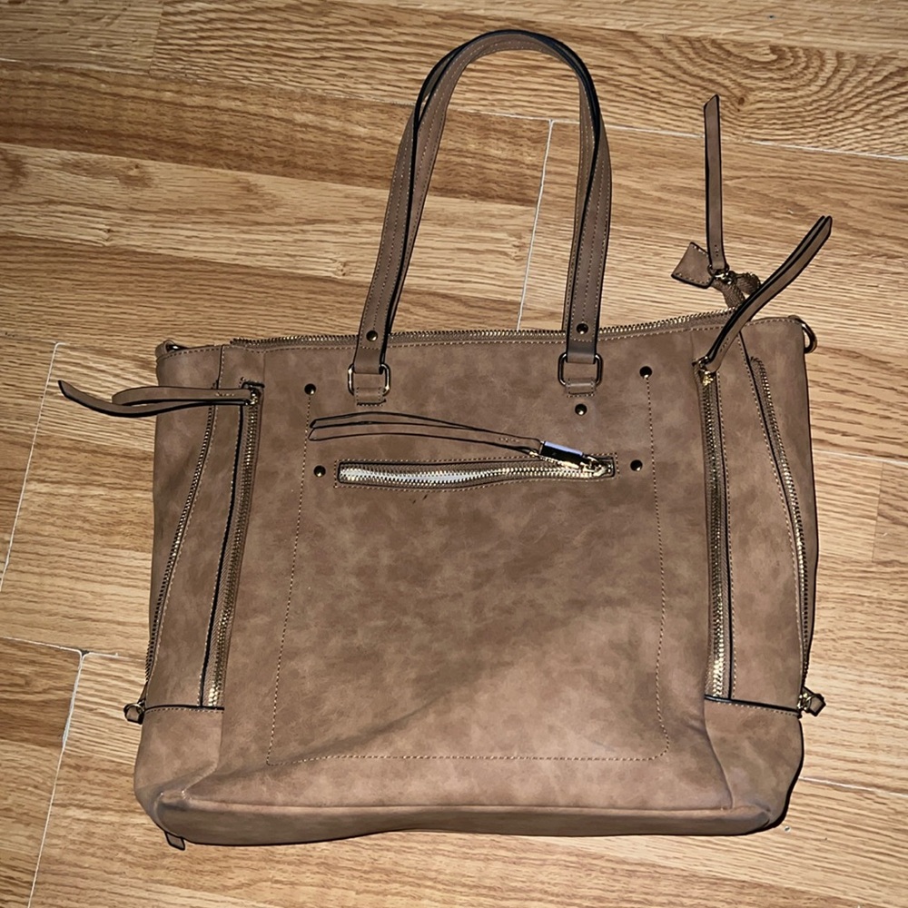 Purse never used in great condition